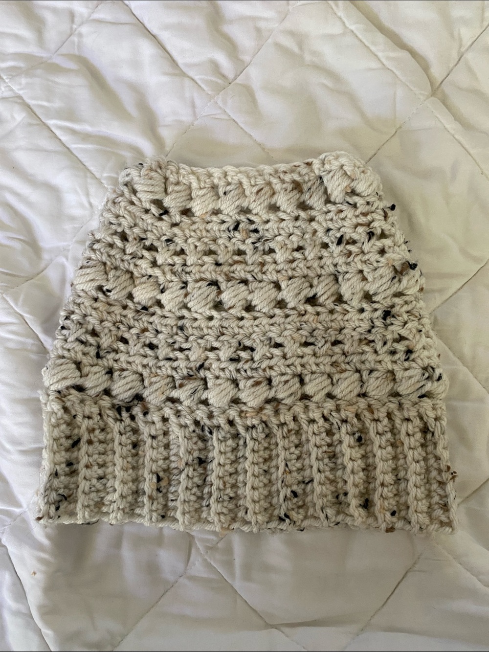 Messy Bun Beanie Off White